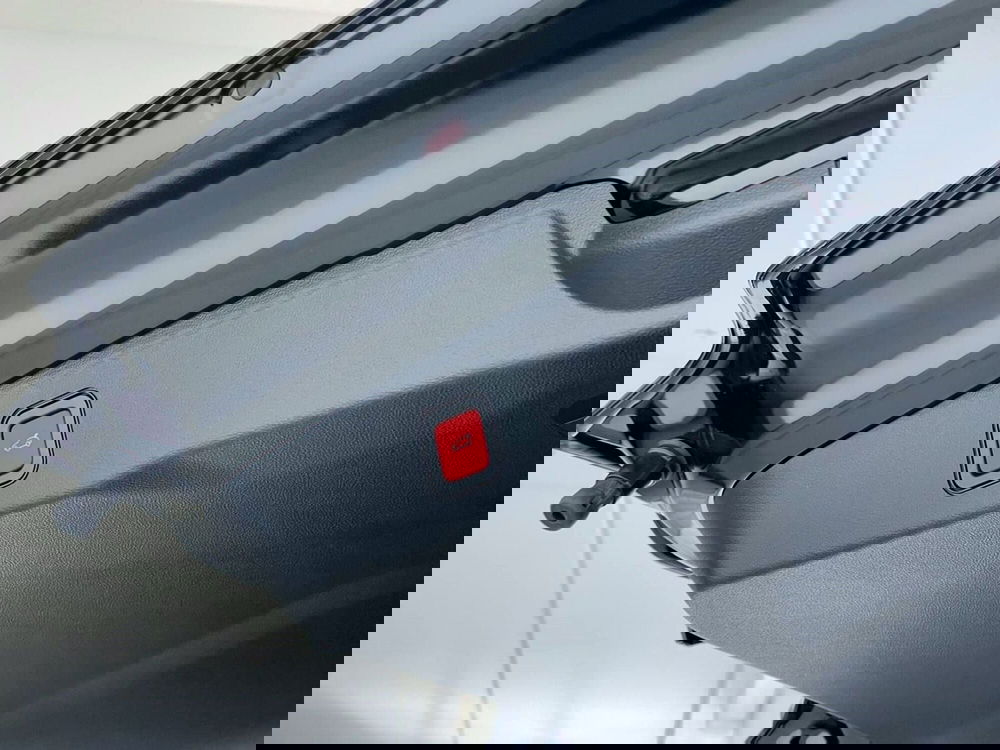 Jeep Avenger nuova a Perugia (8)