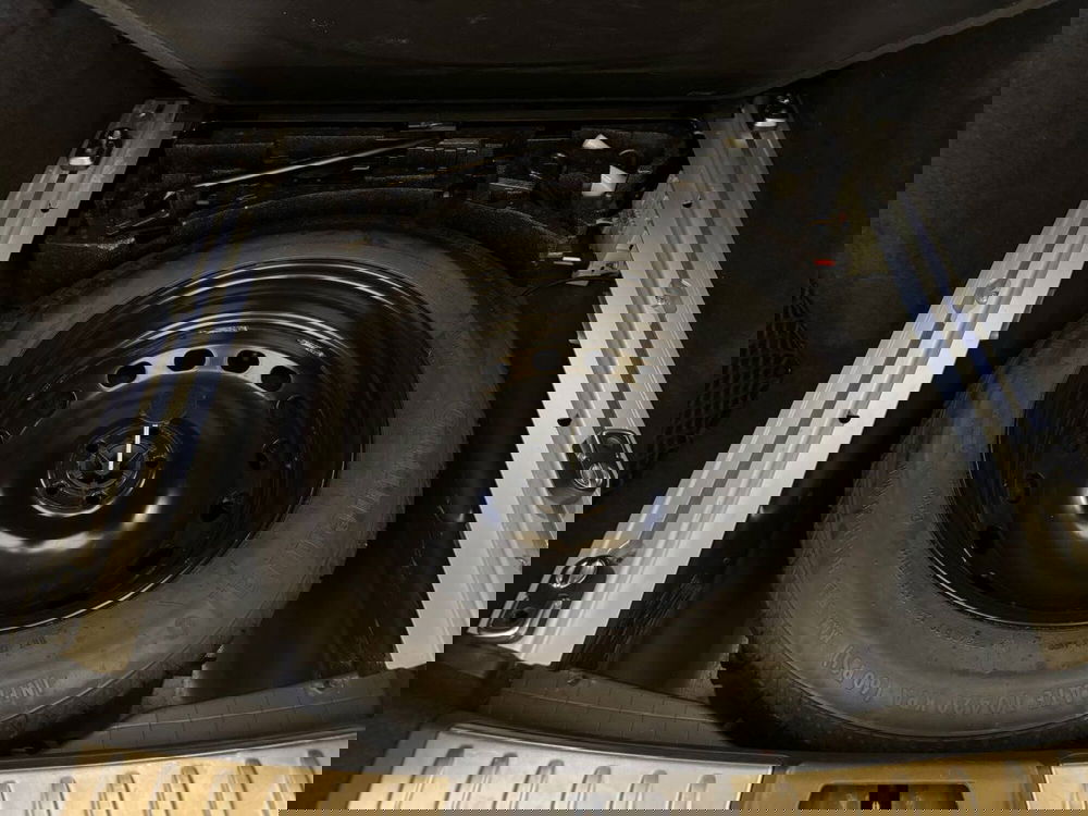 Jaguar F-Pace usata a Savona (18)