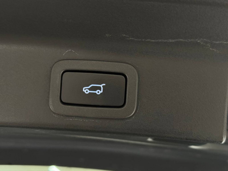 Jaguar F-Pace usata a Savona (20)