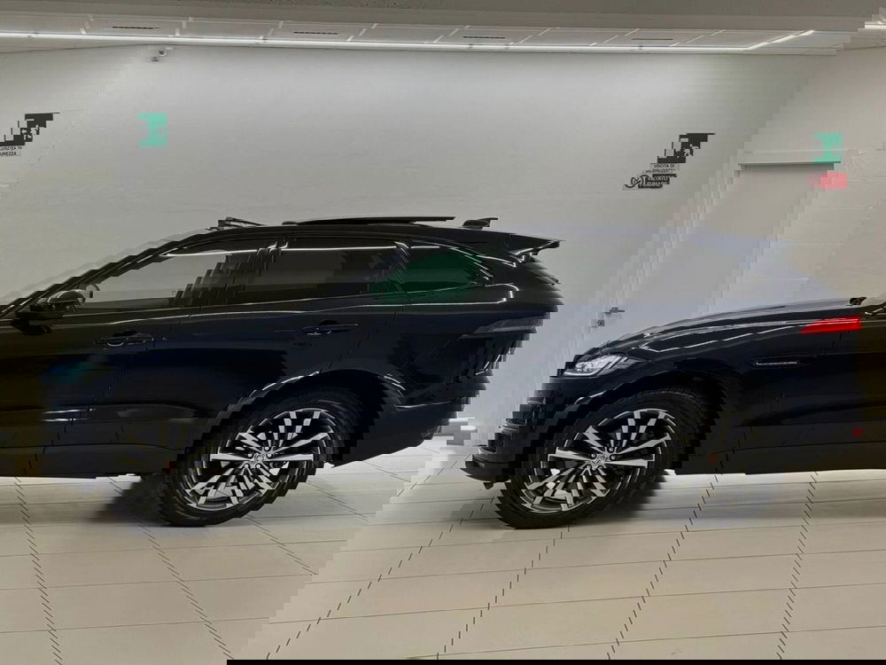 Jaguar F-Pace usata a Savona (6)