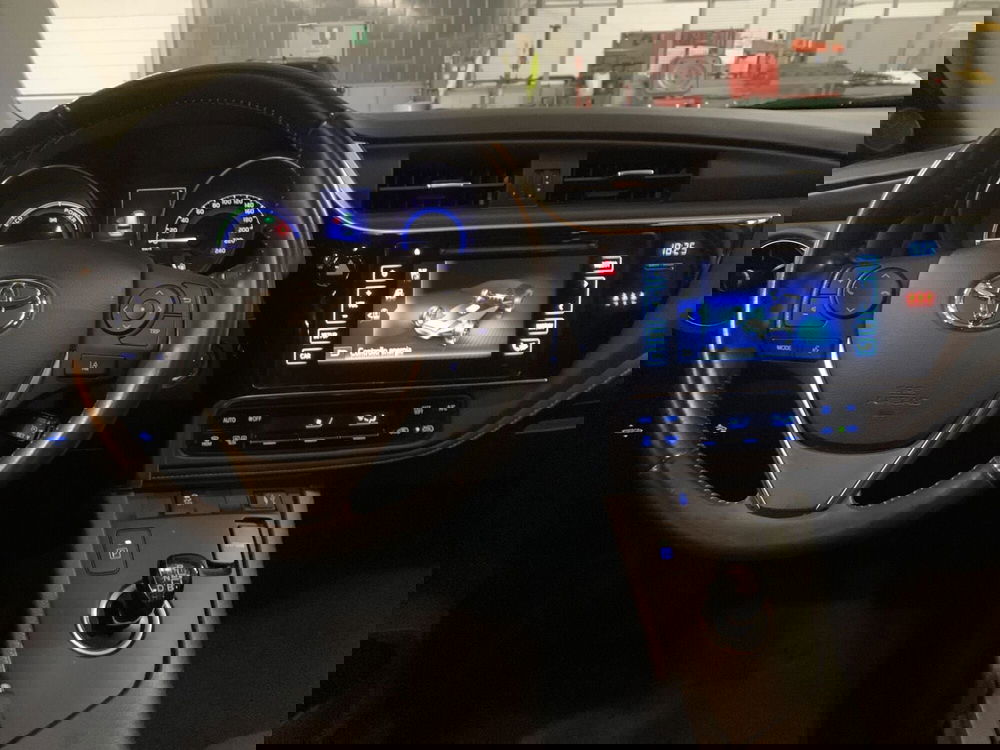 Toyota Auris Station Wagon usata a Bergamo (10)