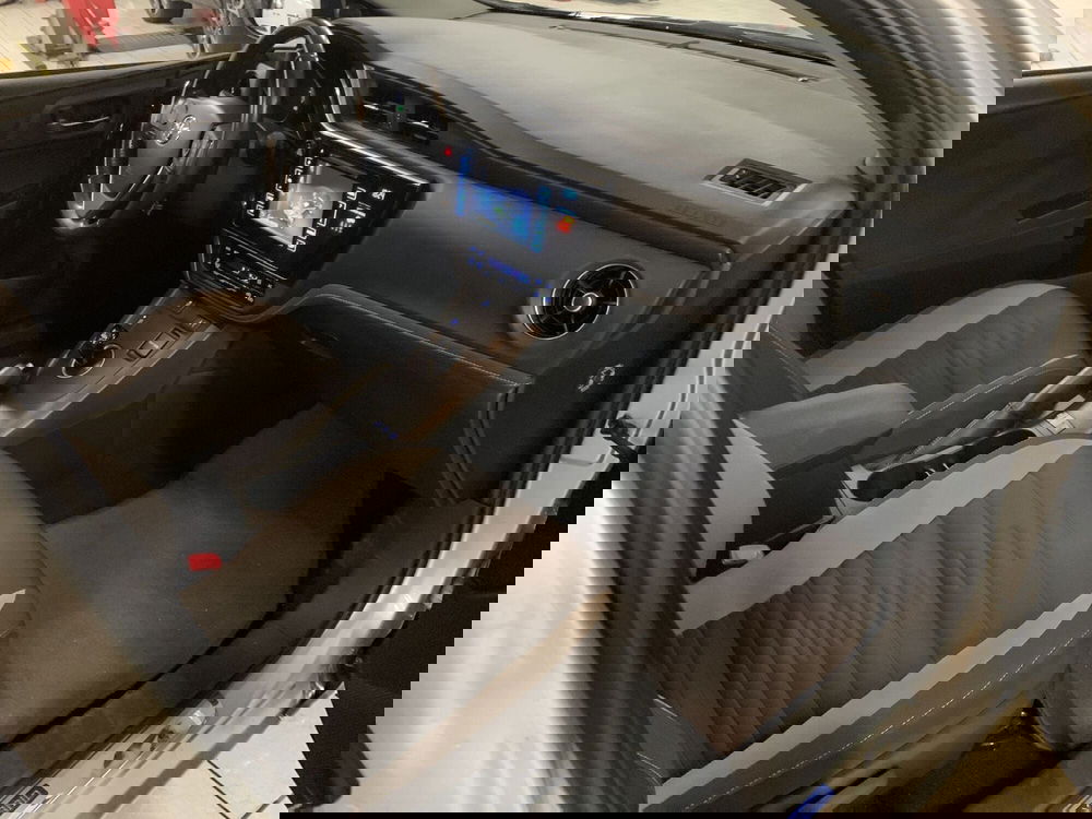 Toyota Auris Station Wagon usata a Bergamo (6)