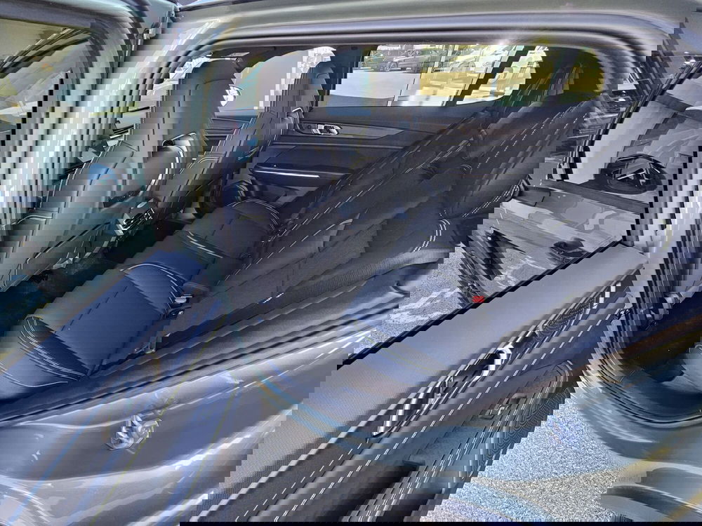 Lynk & Co 01 nuova a Pescara (12)