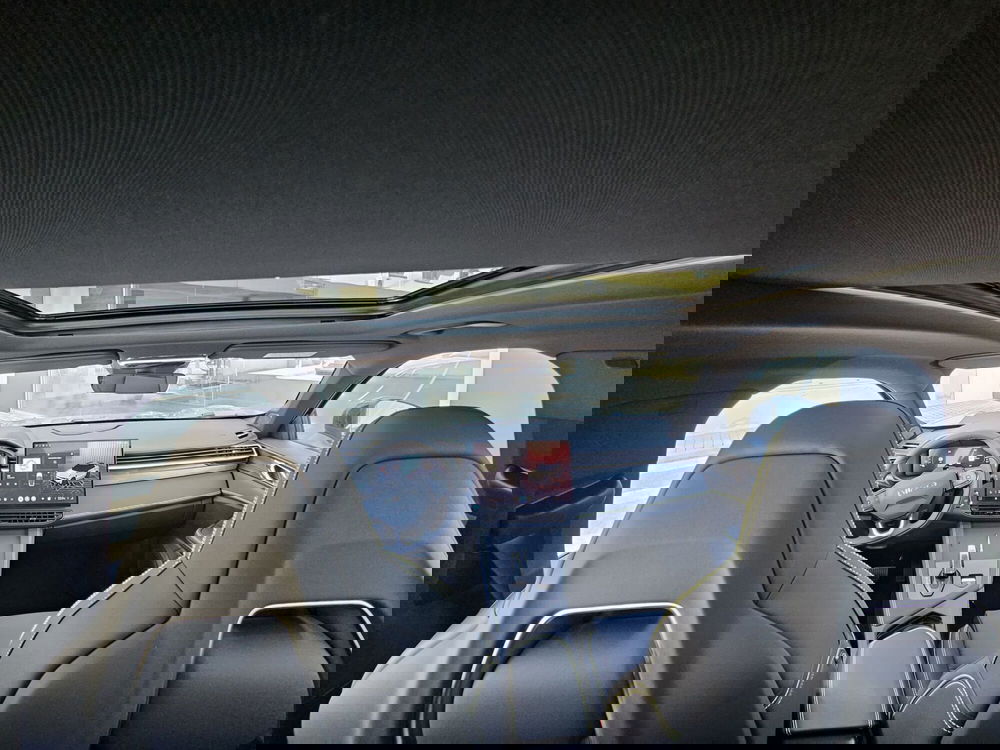 Lynk & Co 01 nuova a Pescara (13)