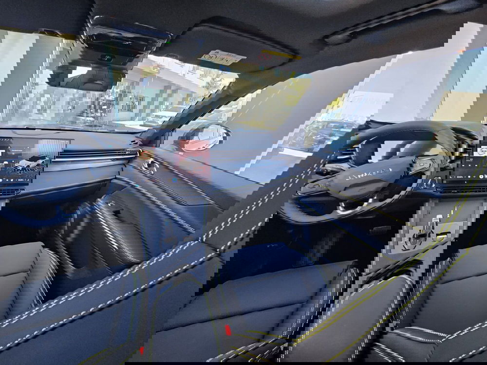 Lynk & Co 01 nuova a Pescara (16)