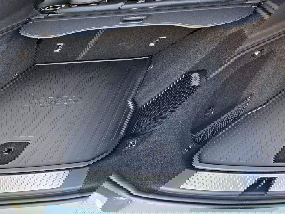 Lynk & Co 01 nuova a Pescara (19)