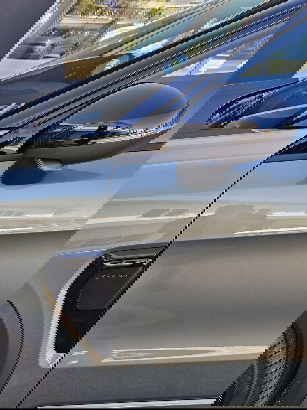 Lynk & Co 01 nuova a Pescara (9)