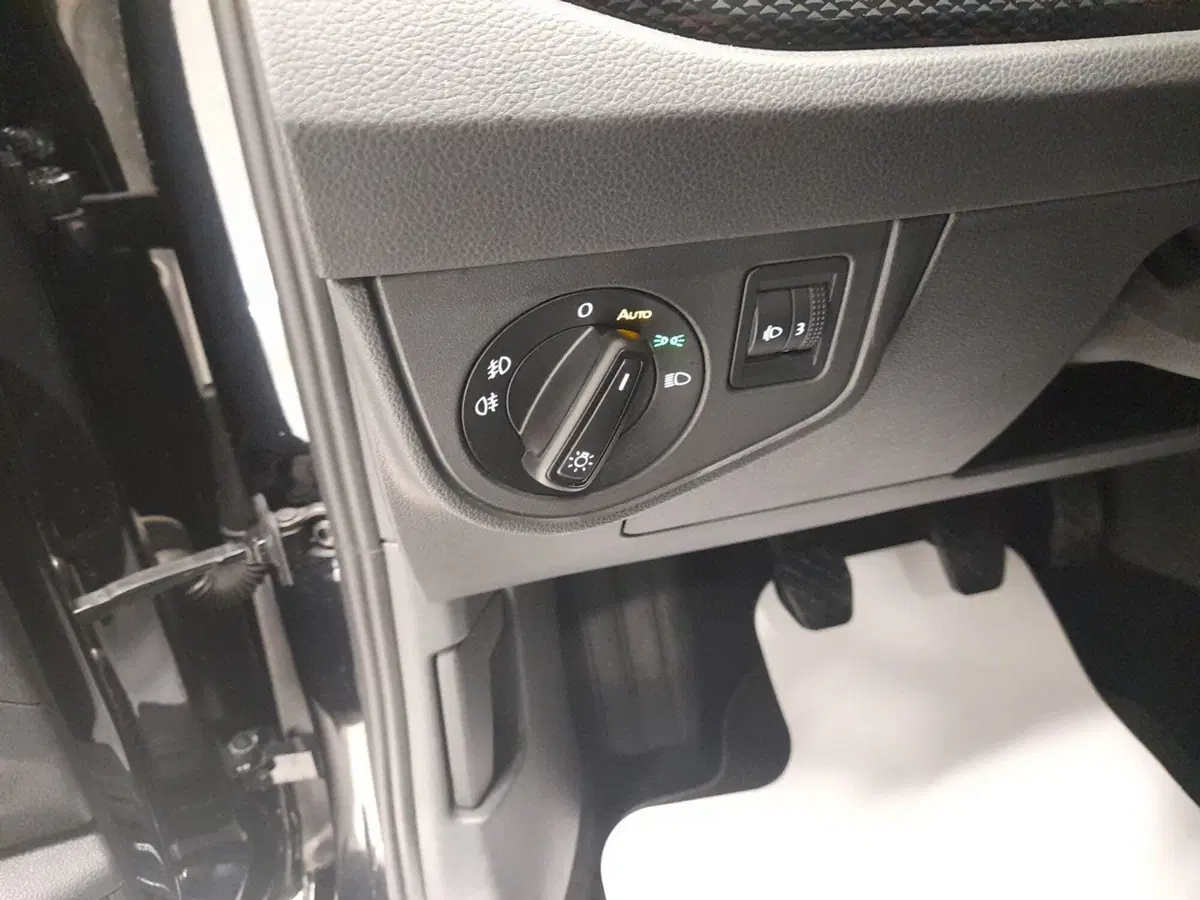 Volkswagen Taigo usata a Bologna (10)