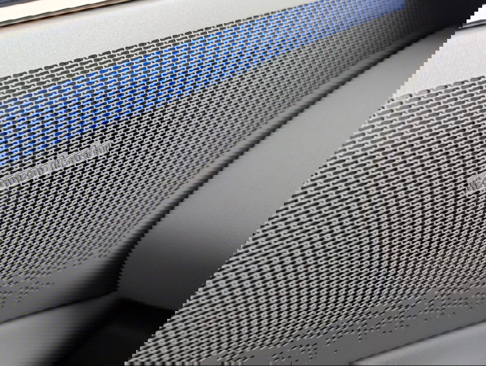 Lynk & Co 08 usata a Pescara (11)