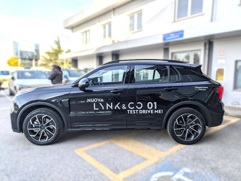 Lynk & Co 01 usata a Pescara (6)