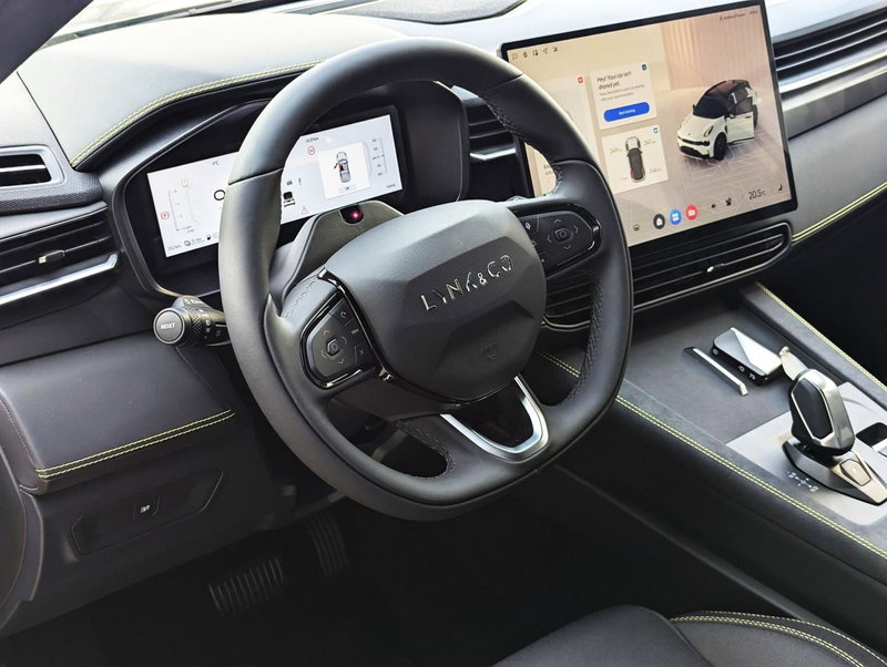 Lynk & Co 01 usata a Pescara (7)