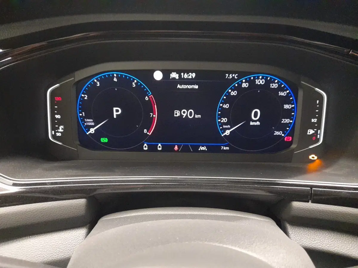 Volkswagen T-Roc Cabrio nuova a Bologna (12)