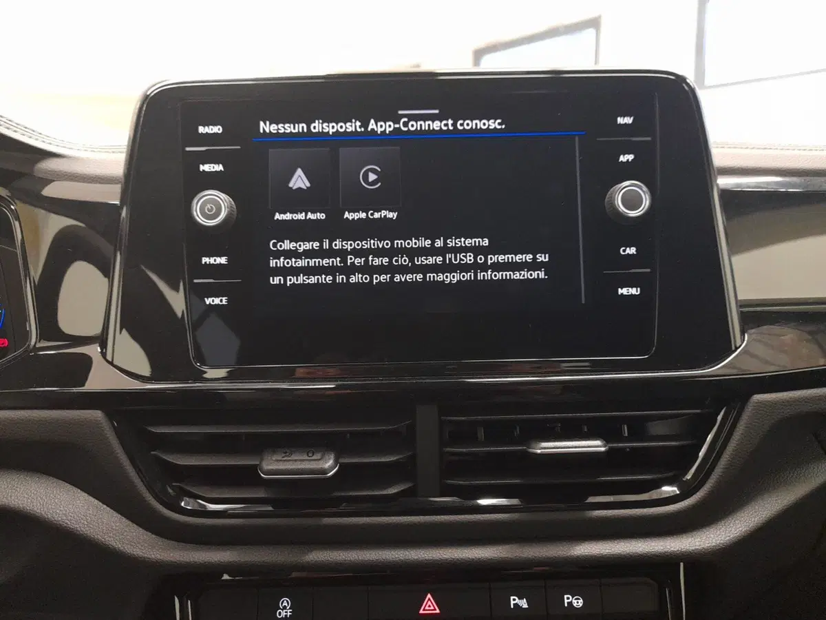Volkswagen T-Roc Cabrio nuova a Bologna (13)