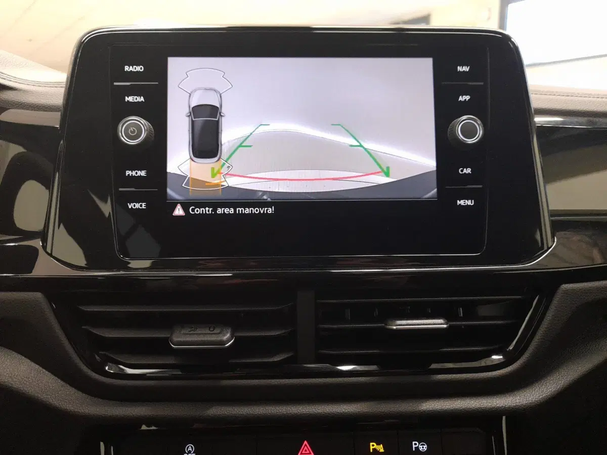 Volkswagen T-Roc Cabrio nuova a Bologna (14)