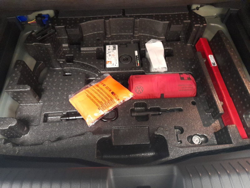 Volkswagen T-Roc Cabrio nuova a Bologna (17)