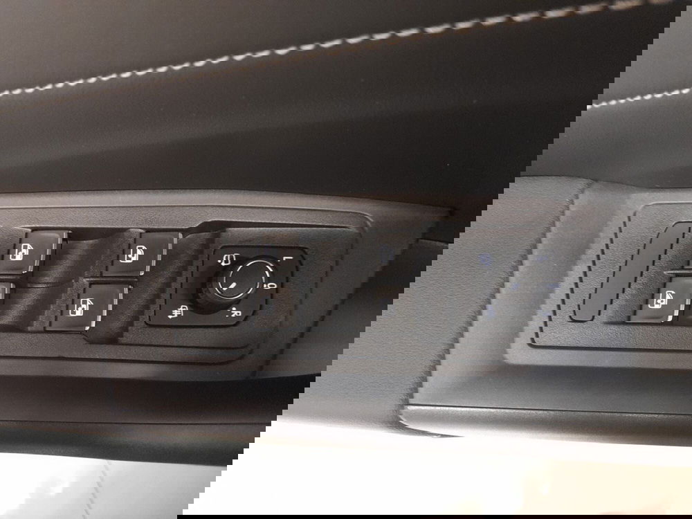 Volkswagen T-Roc Cabrio nuova a Bologna (9)