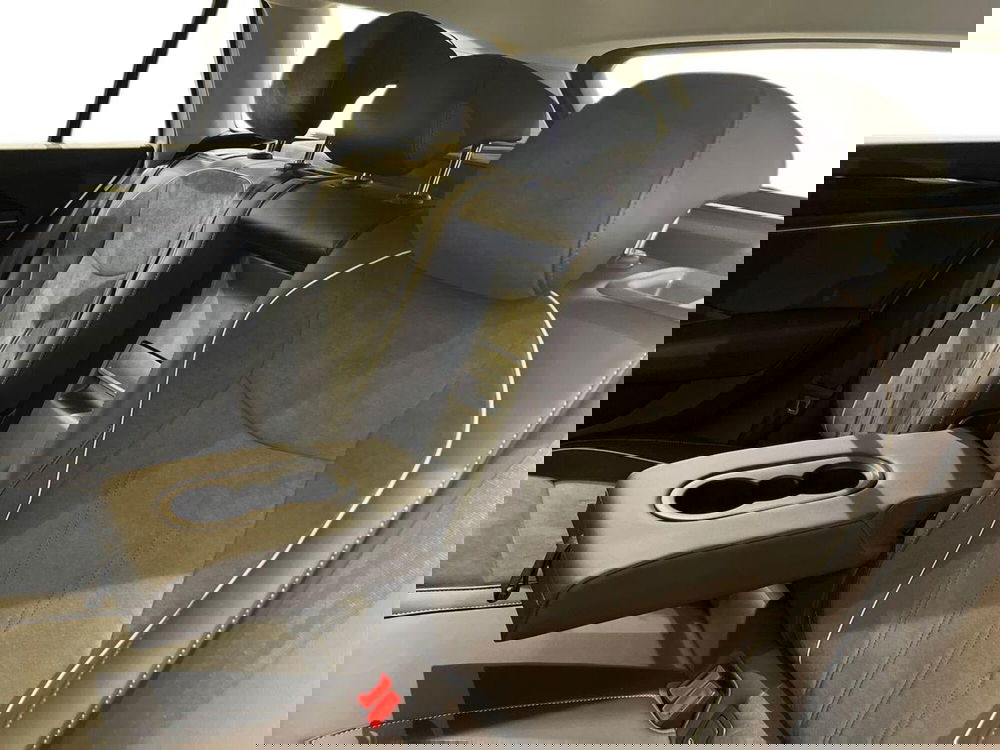 Volkswagen Passat nuova a Prato (12)