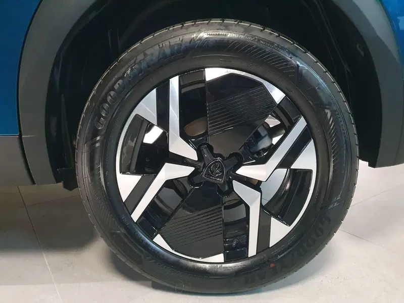Peugeot 2008 nuova a Frosinone (10)