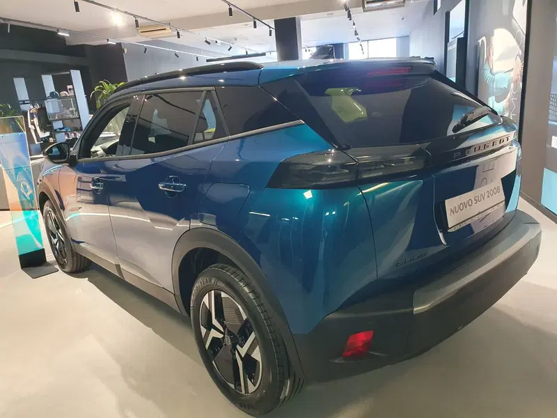 Peugeot 2008 nuova a Frosinone (11)
