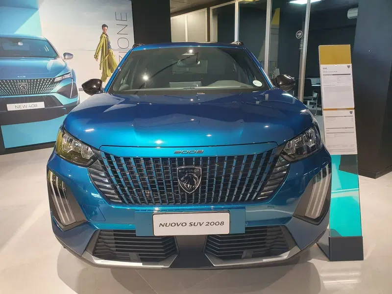 Peugeot 2008 nuova a Frosinone (2)