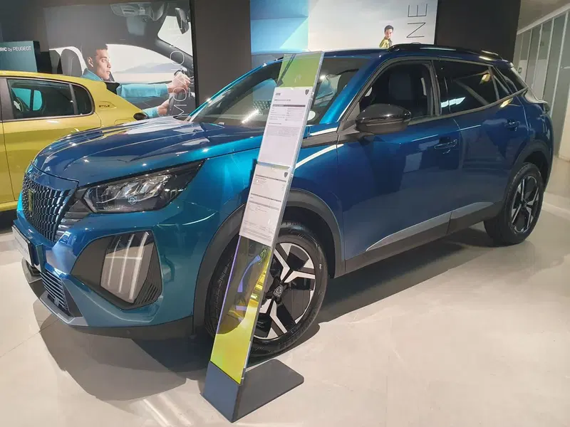 Peugeot 2008 nuova a Frosinone (3)