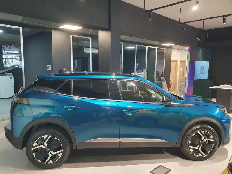 Peugeot 2008 nuova a Frosinone (4)