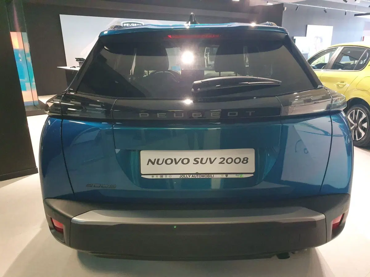 Peugeot 2008 nuova a Frosinone (6)