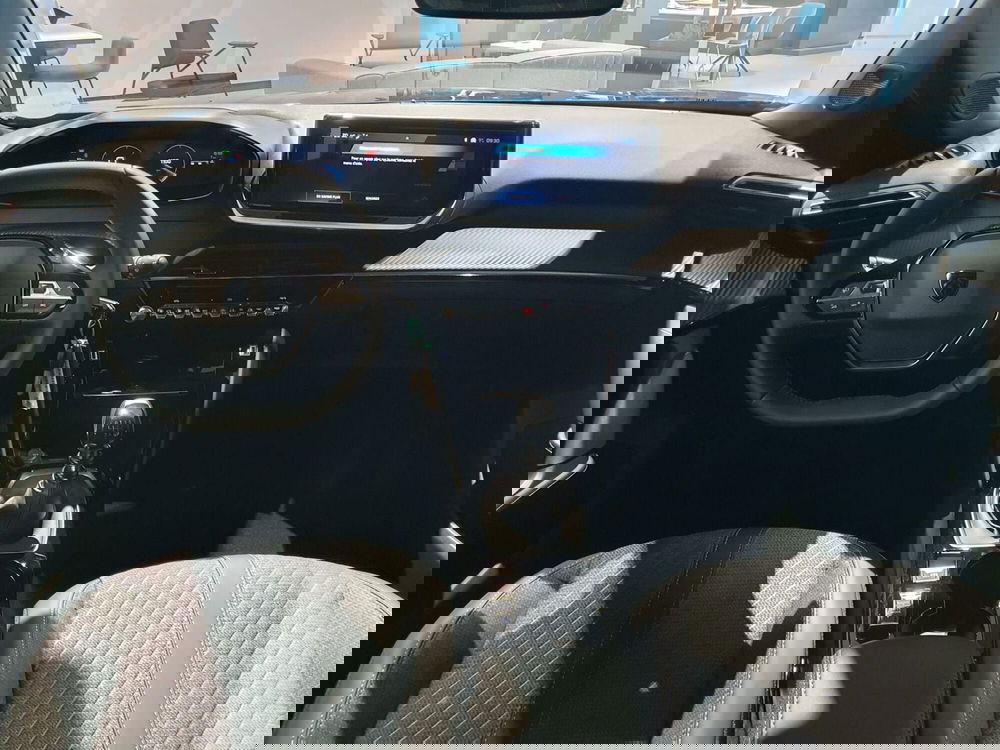 Peugeot 2008 nuova a Frosinone (7)