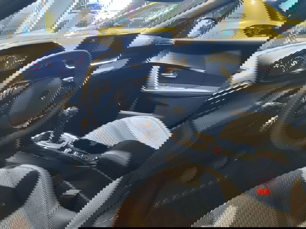 Peugeot 2008 nuova a Frosinone (8)