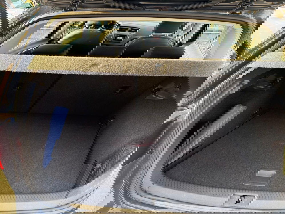 Volkswagen Golf usata a Massa-Carrara (11)