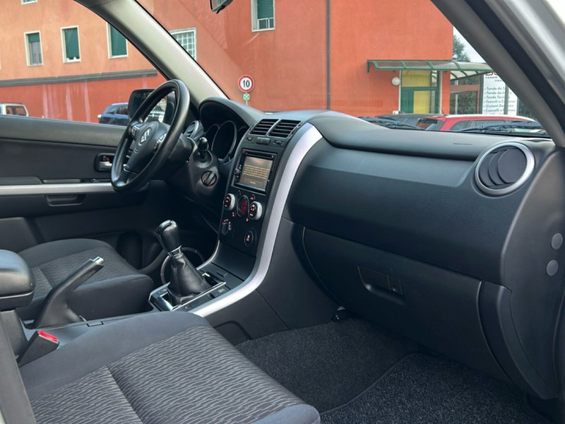 Suzuki Grand Vitara usata a Vercelli (18)