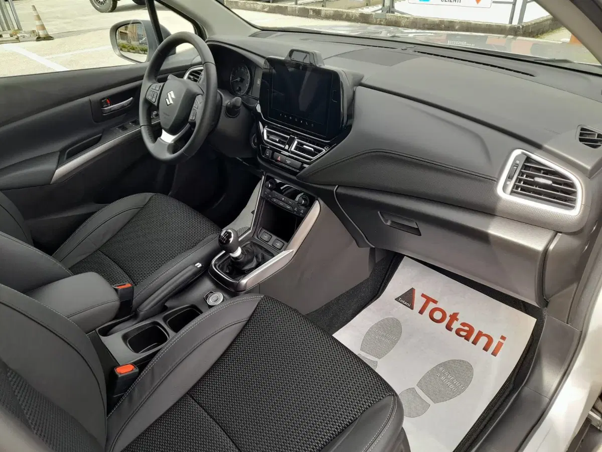 Suzuki S-Cross nuova a L'Aquila (10)