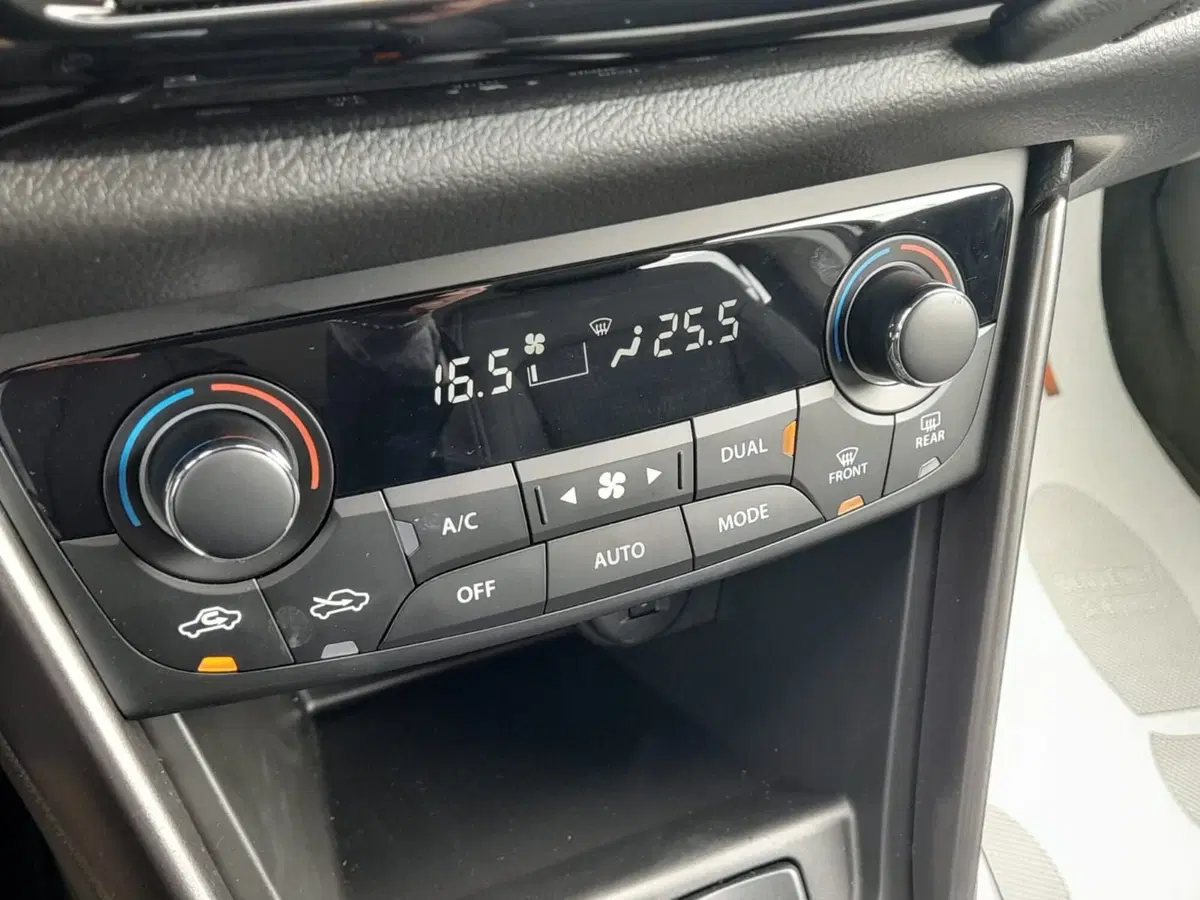 Suzuki S-Cross nuova a L'Aquila (18)