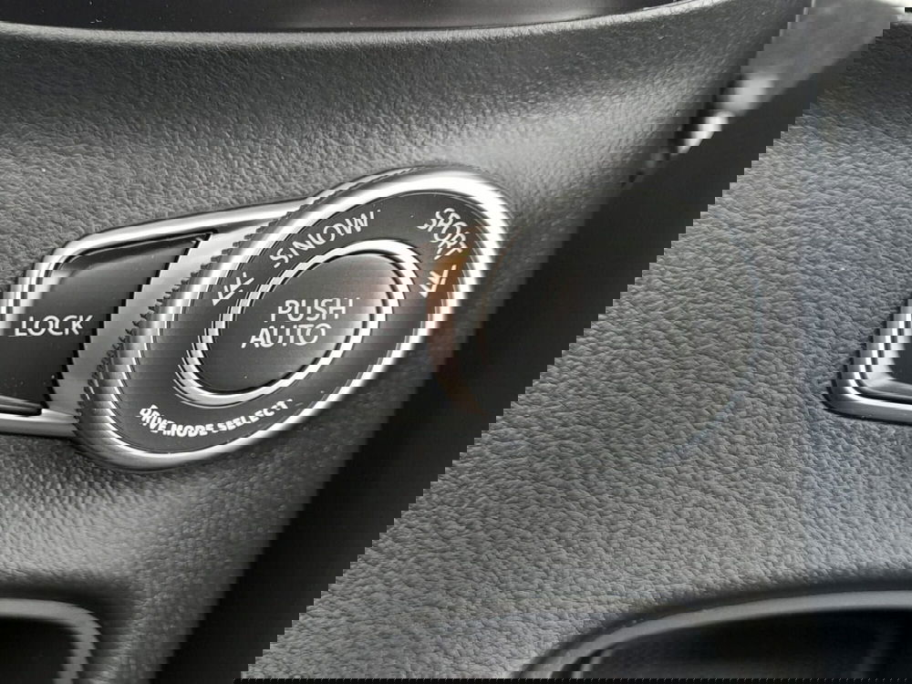 Suzuki S-Cross nuova a L'Aquila (19)