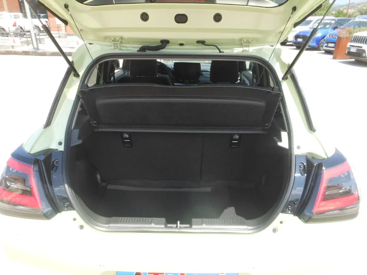 Suzuki Swift nuova a L'Aquila (17)