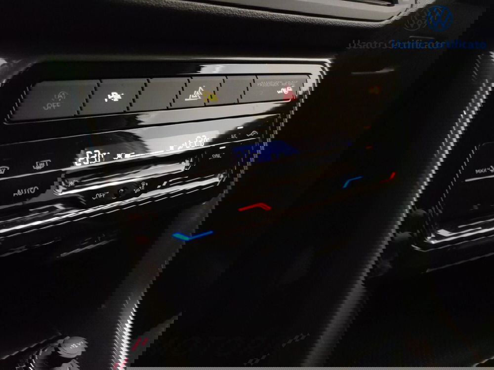 Volkswagen T-Cross usata a Varese (15)