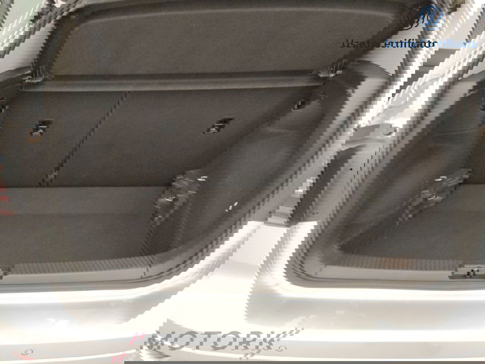 Volkswagen T-Cross usata a Varese (11)