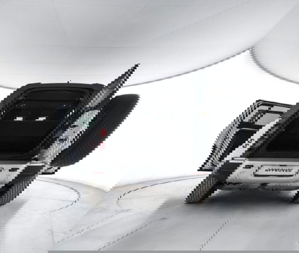 Land Rover Defender usata a Perugia (12)