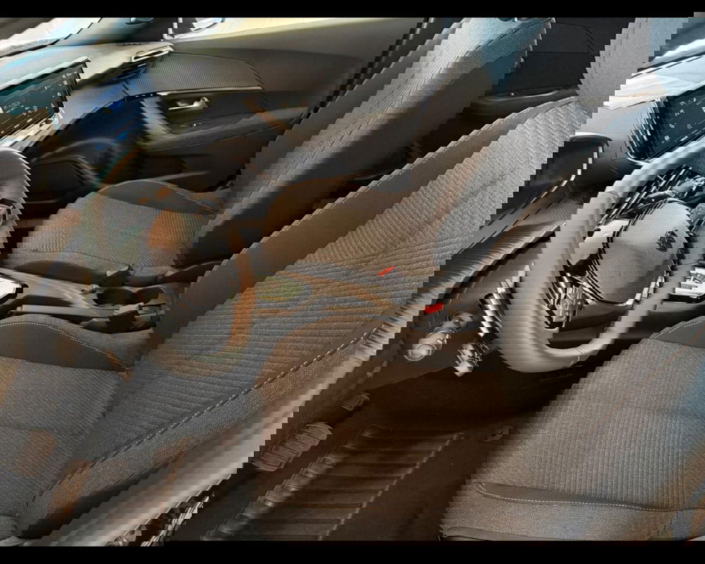 Peugeot 2008 nuova a Alessandria (11)