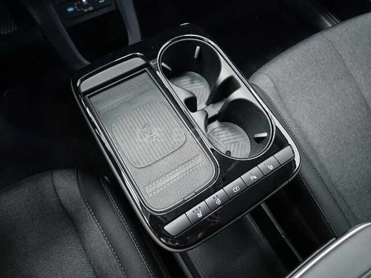 Hyundai Ioniq 5 nuova a Vicenza (16)