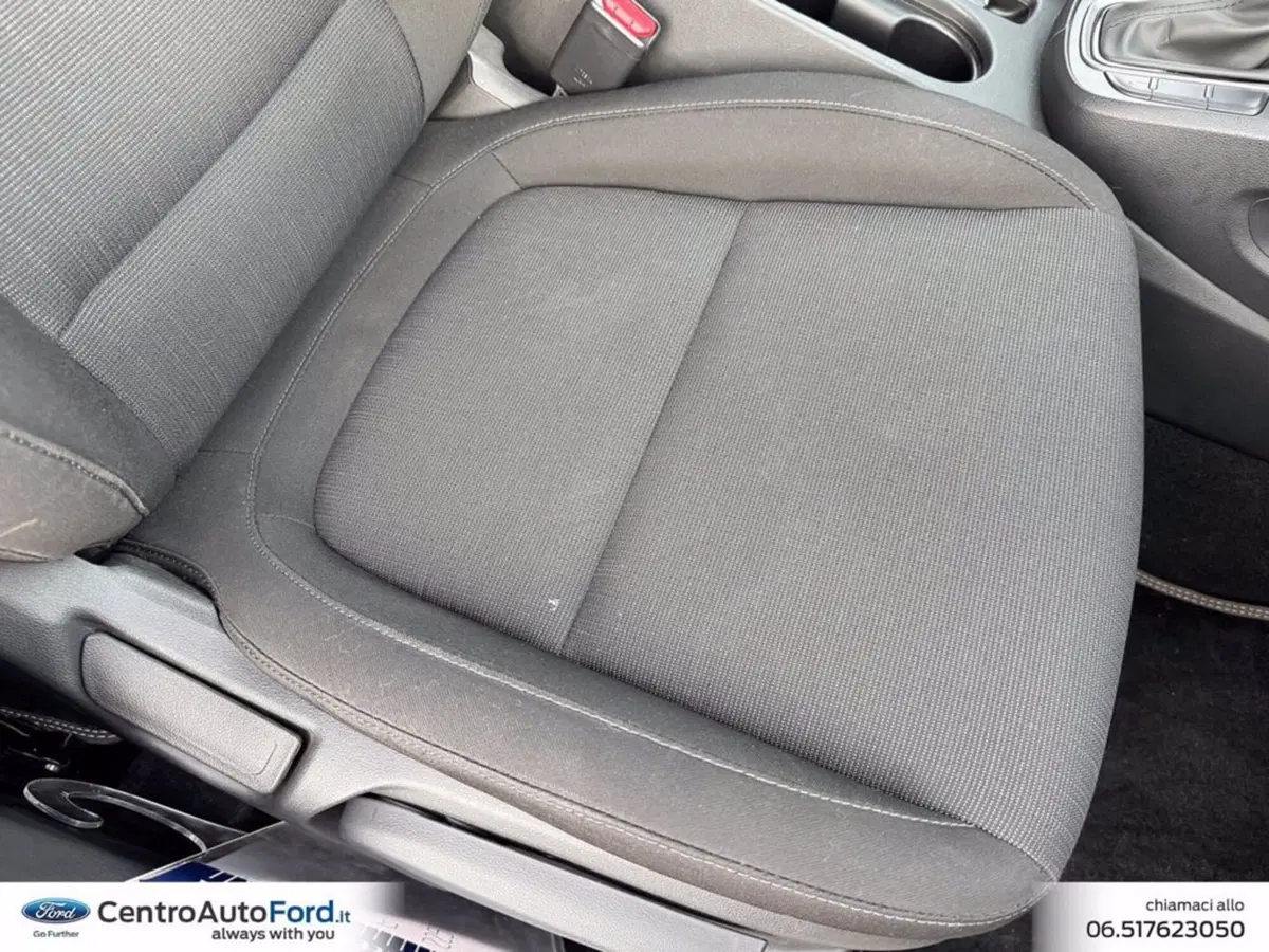 Hyundai Kona usata a Roma (8)