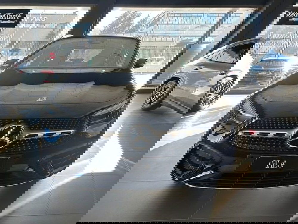 Mercedes-Benz GLA SUV nuova a Potenza (2)