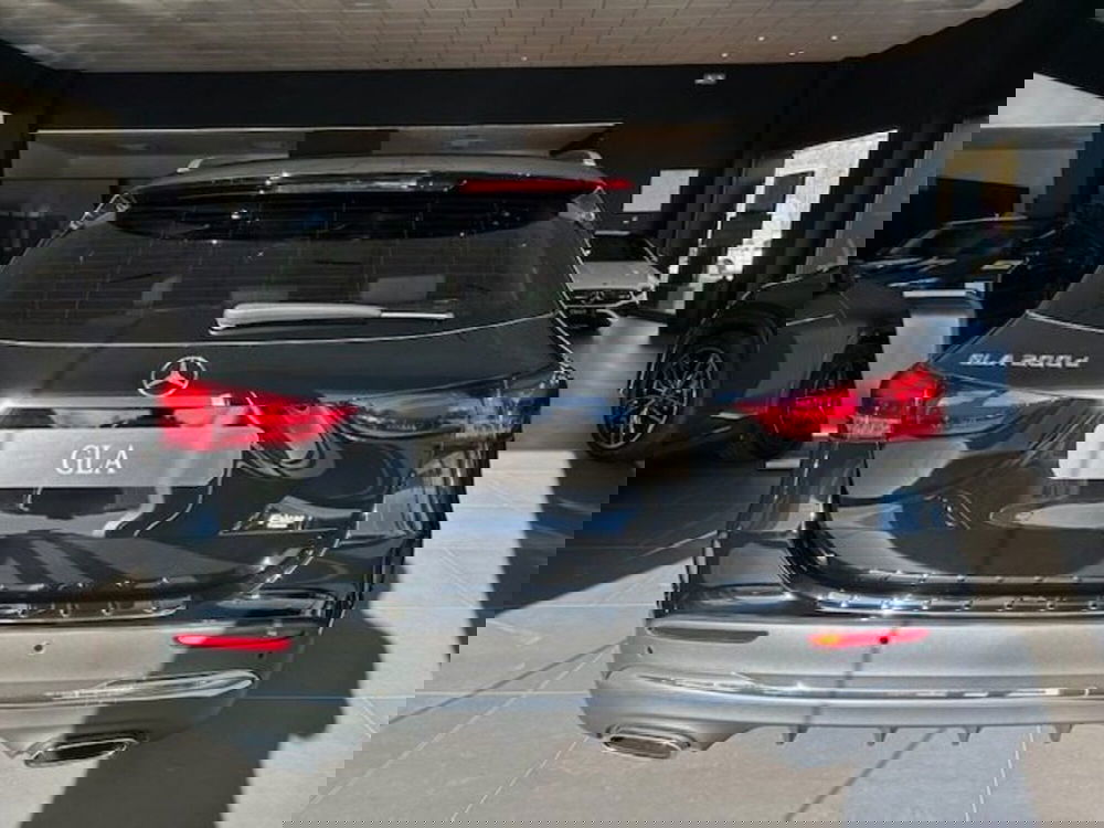 Mercedes-Benz GLA SUV nuova a Potenza (4)