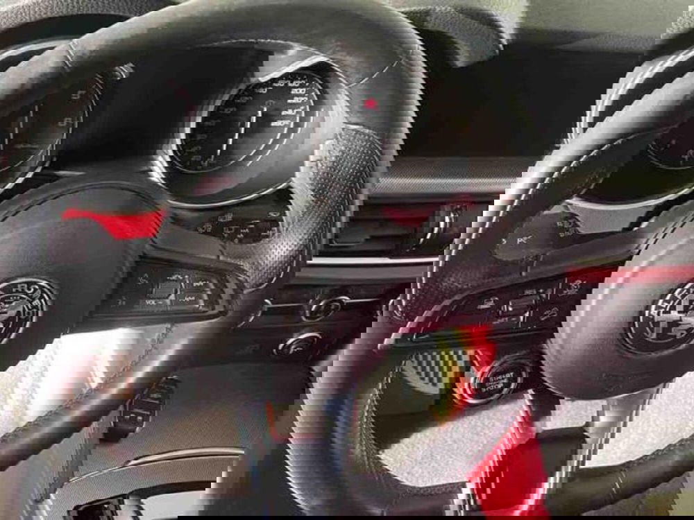 Alfa Romeo Stelvio usata a Torino (5)