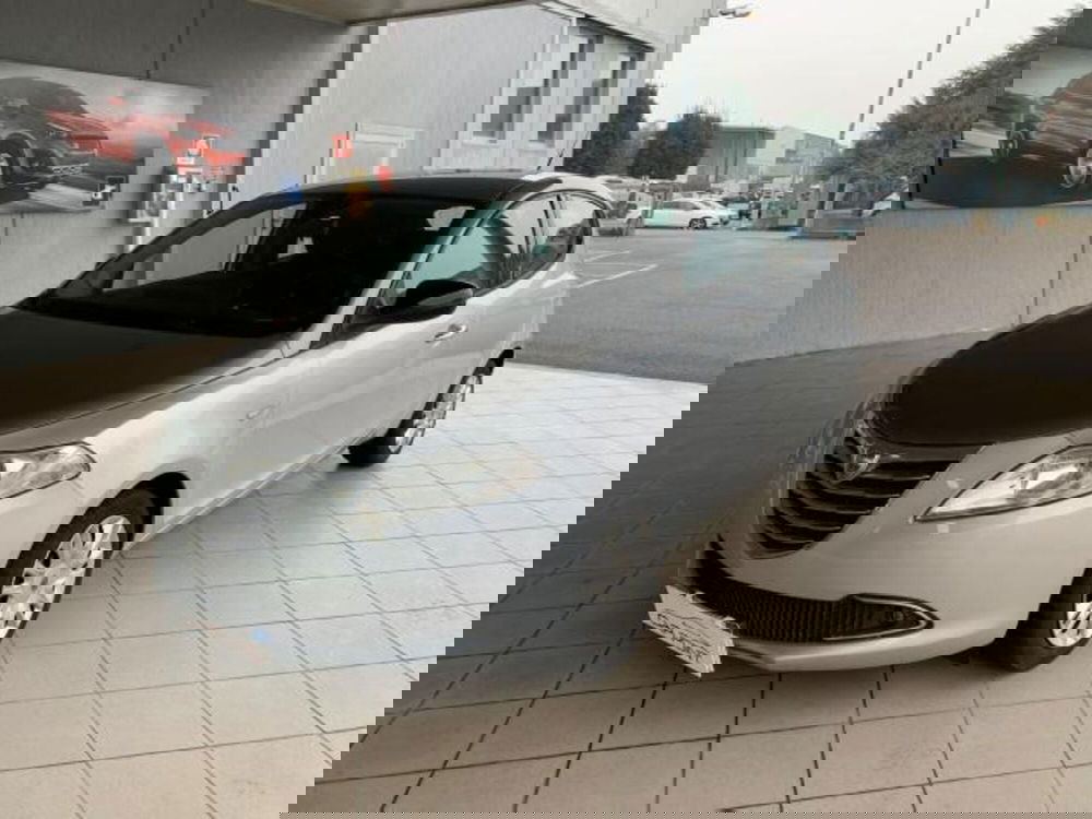 Lancia Ypsilon usata a Trieste