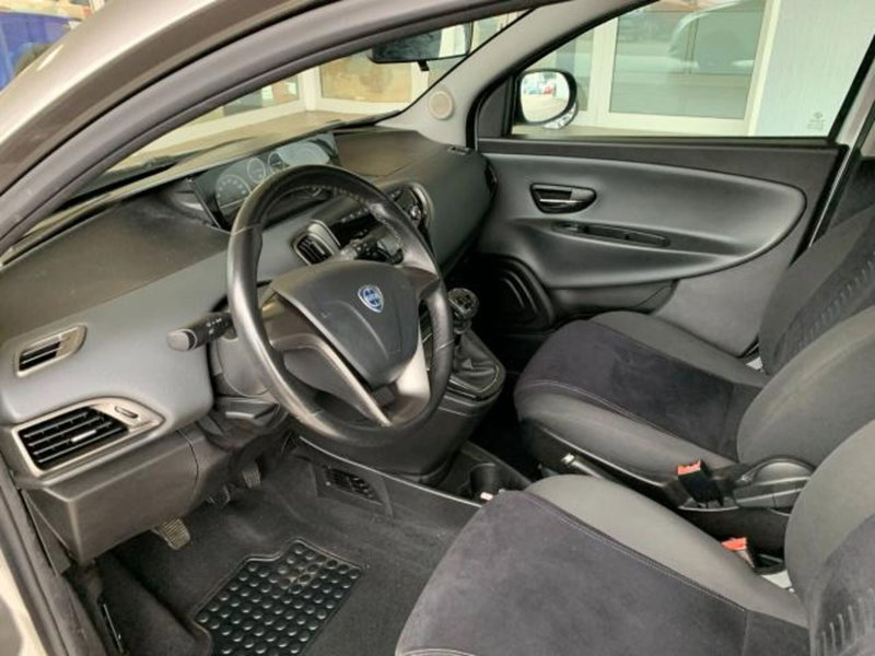 Lancia Ypsilon usata a Trieste (10)