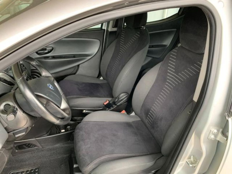 Lancia Ypsilon usata a Trieste (11)