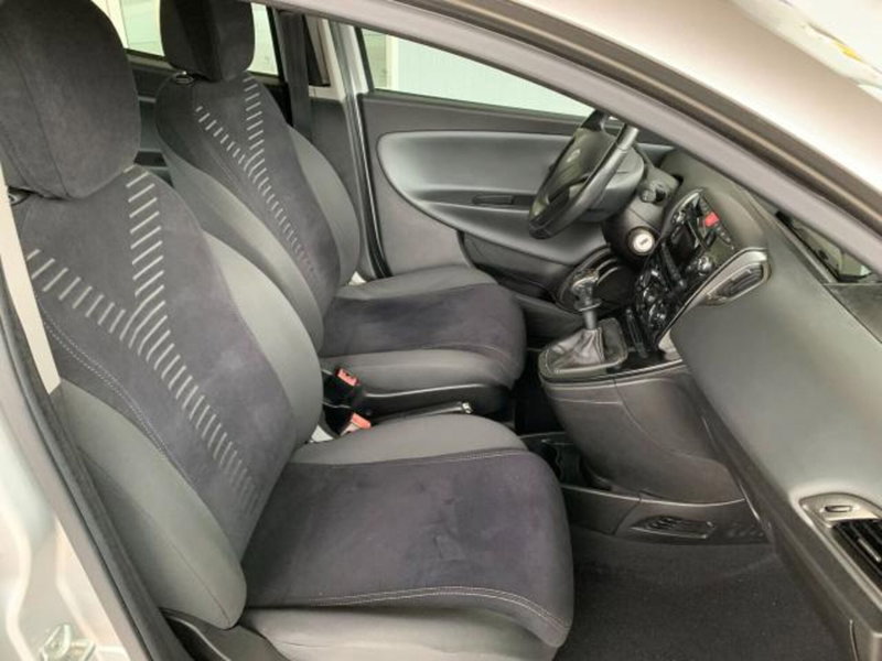 Lancia Ypsilon usata a Trieste (12)
