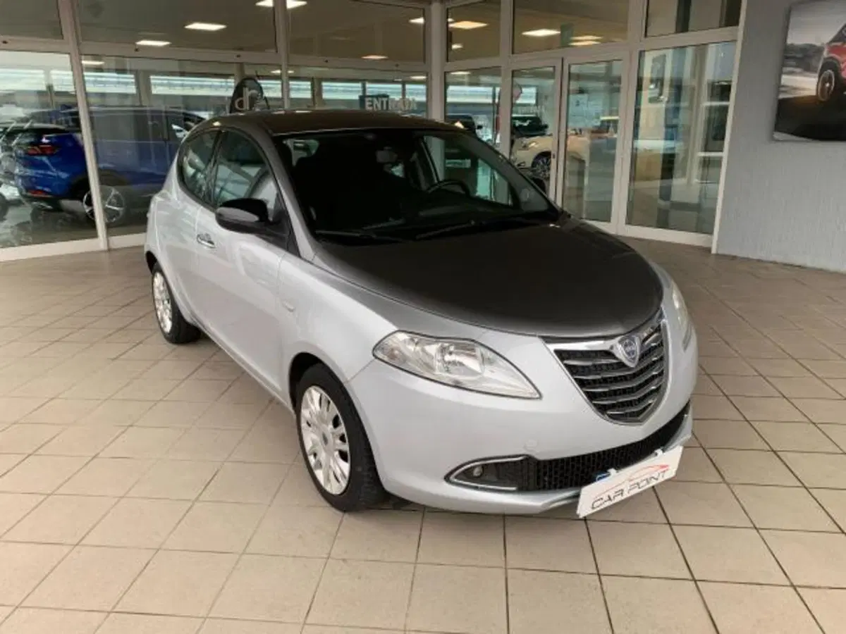 Lancia Ypsilon usata a Trieste (7)