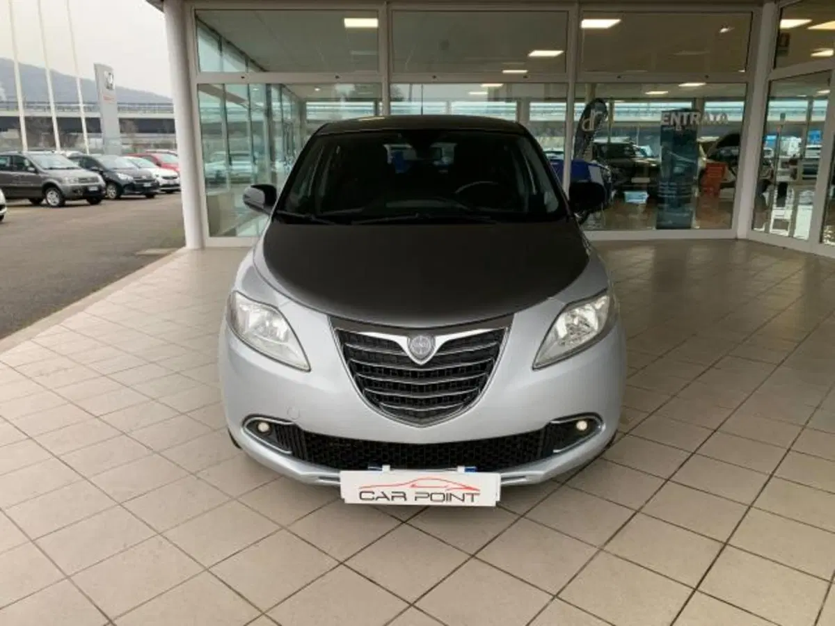 Lancia Ypsilon usata a Trieste (8)